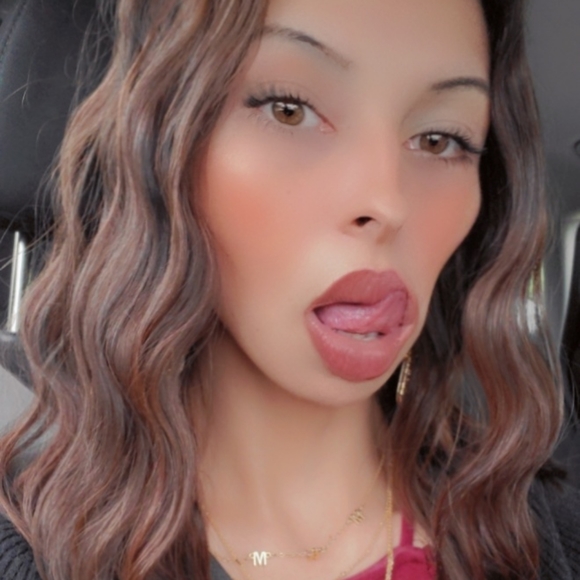 Meet your Posher, Autumn! - Picture 3 of 3